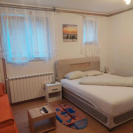 Apartman Anastasija Surčin Esterno foto