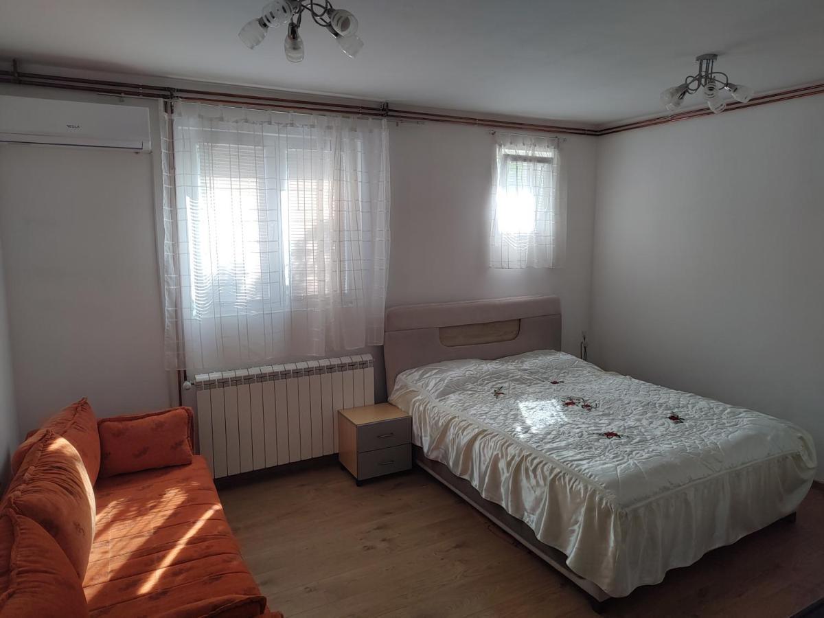 Apartman Anastasija Surčin Esterno foto