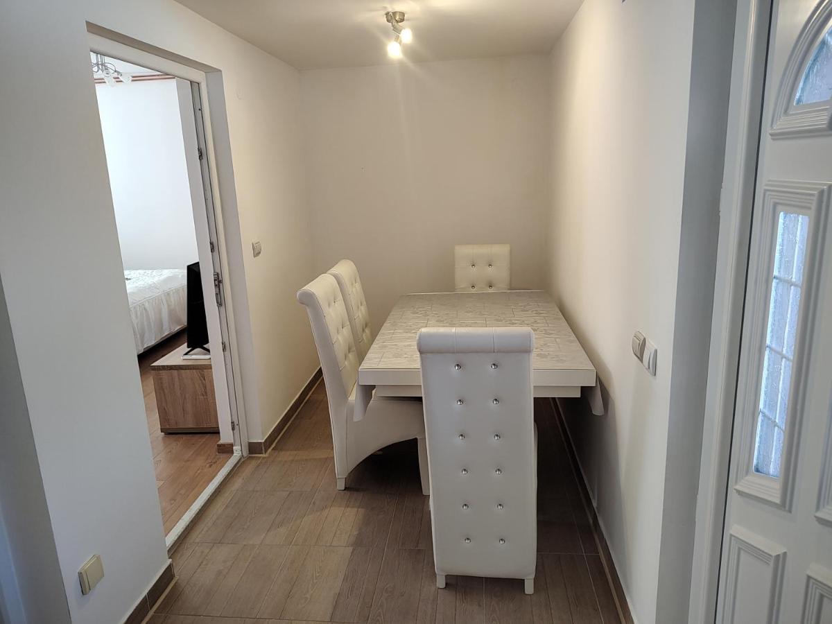 Apartman Anastasija Surčin Esterno foto