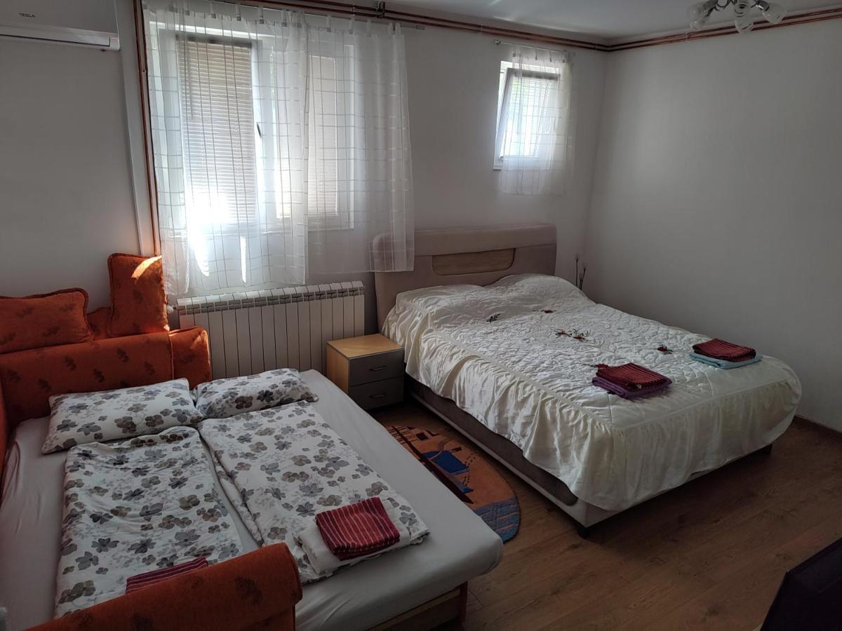 Apartman Anastasija Surčin Esterno foto