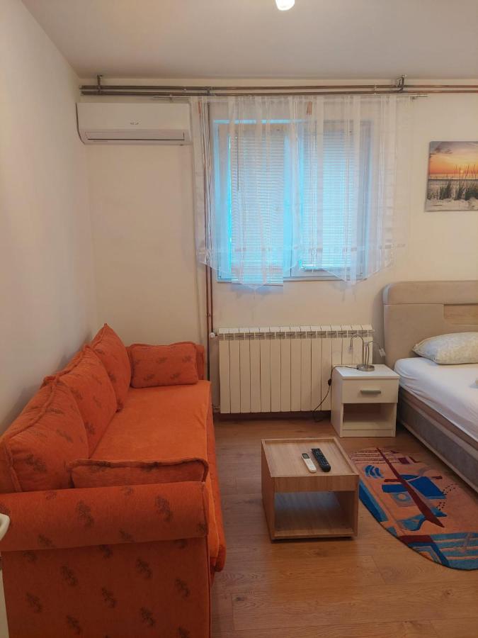 Apartman Anastasija Surčin Esterno foto