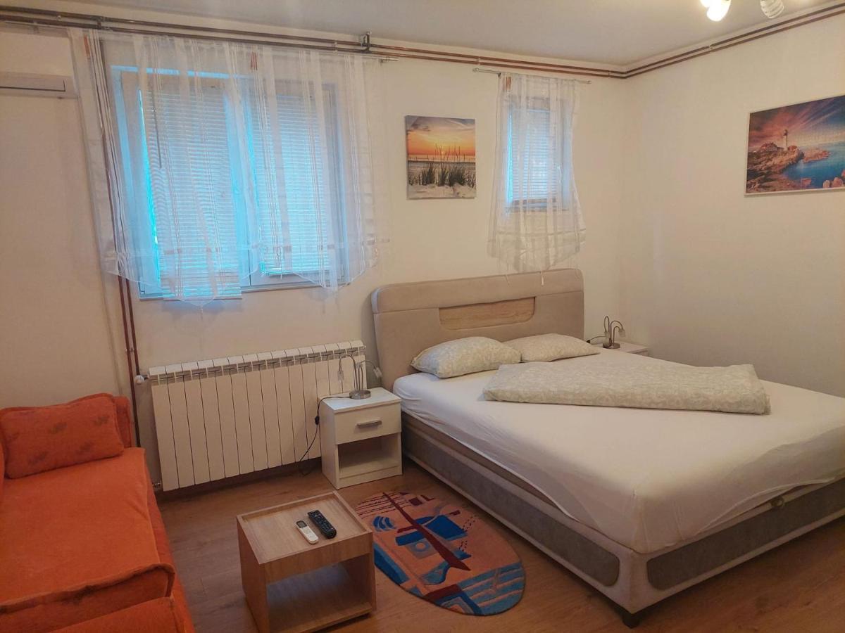 Apartman Anastasija Surčin Esterno foto